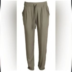Aritzia talula army green jogger